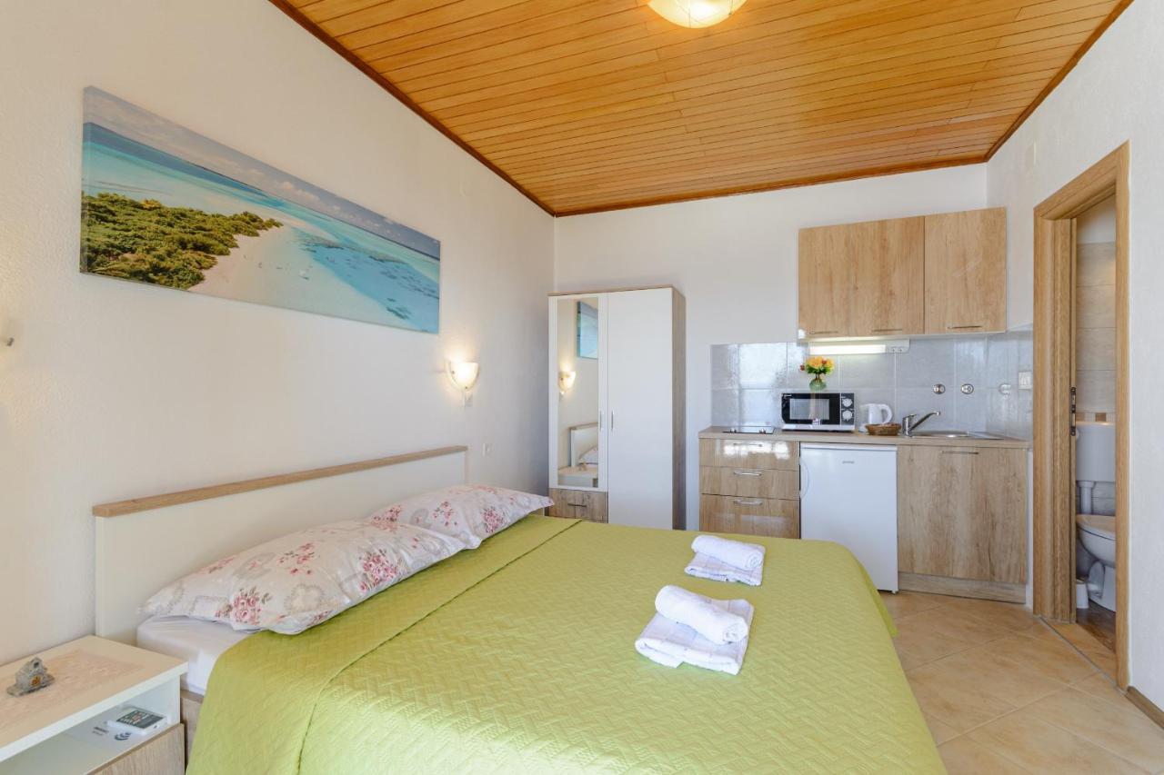 Rooms Sani Brela Kültér fotó